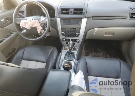 2010 Mercury Milan Premier z USA, uszkodzony, nr VIN 3MEHM0JA0AR625044